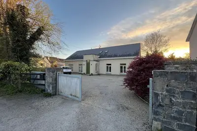 Image de Luxury 4 Bedroom Family Home in Quaint Shannon Side Village