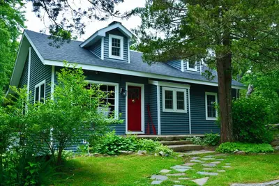 Image de 4 Br Renovated Home, Sleeps 10 - Walk to Perkins Cove, Ogunquit, Cape Neddick