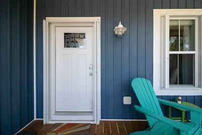 Image de Fabulous place close to all that Oak Island has to offer!