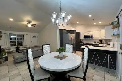 Image de Modern House with Theater Room