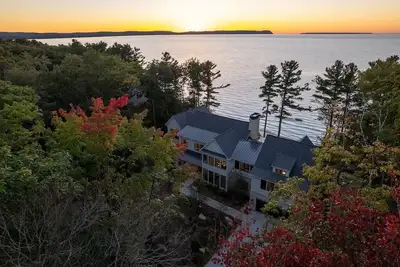 Image de Lake Michigan Beach Front Home