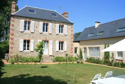 Image de Grande maison familiale rénovée - Côte de granit rose - Trébeurden (animaux ok!