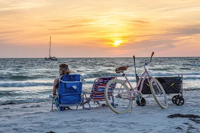 Image de 5 Min Walk to Beach| Pools| Golf Cart| 3 King Beds| Amazing Sunset 🔆