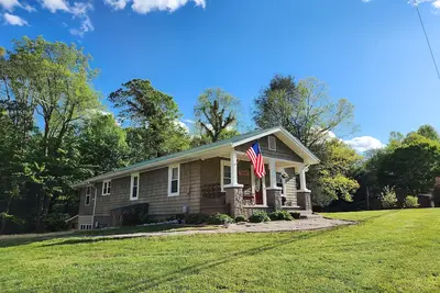 Image de A relaxing, peaceful stay awaits you in the mountains of East Tennessee!