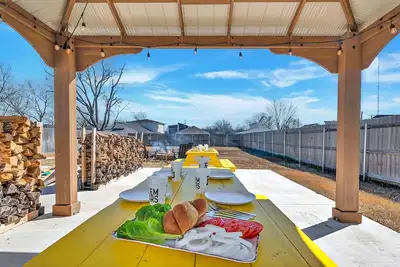 Image de Brand New & Just 6 mins from Baylor/Magnolia/Downtown Waco!