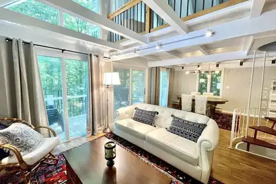 Image de Blue Chalet - Privacy, Golf, Ski, Relax!