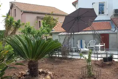 Image de Petit coin cosy sur une colline ensoleillée de la Côte d'Azur