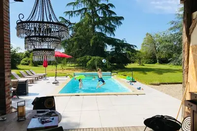 Image de Villa au carrefour de la Bourgogne, des châteaux de la Loire et de Paris