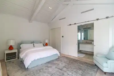 Image de Stunning Southampton Village Modern Home