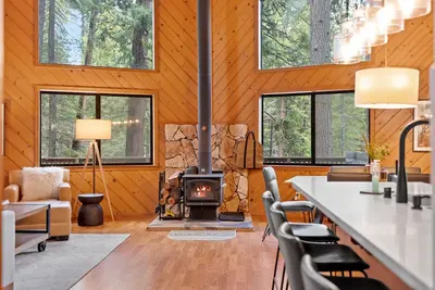 Image de Marilyn Manor-Blue Lk Springs, Hot Tub, Game Rm