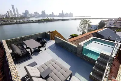 Image de Penthouse deluxe, 360º views and glass pool