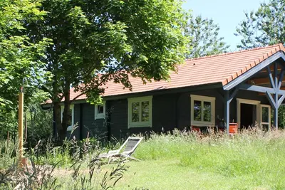 Image de This chalet with swimming pool is located in the north of the Dordogne in a quie