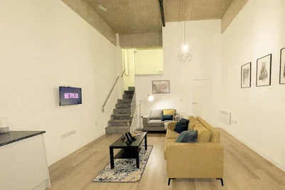 Image de Modern Serviced Duplex Apartments by Repose