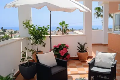 Image de Beautiful apartment with sea view, pool and golf course