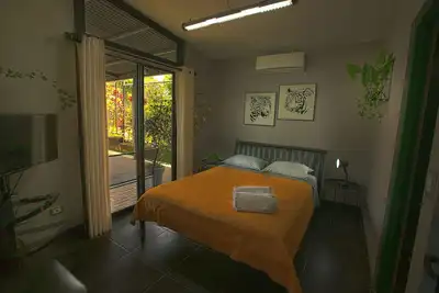 Image de Hermoso hospedaje rodeado de naturaleza, muy cerca del aeropuerto.