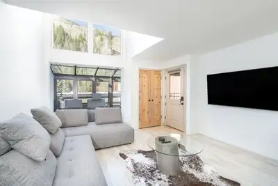 Image de Ski In/Ski Out-30 second walk to lift- Downtown Telluride-Hot Tub-Free Parking