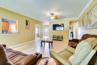 Image de Crestview Vacation Rental: Day Trip to Destin!