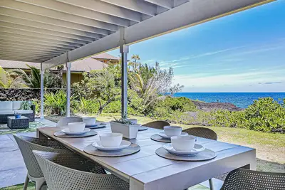 Image de Pele's Paradise- Absolute Oceanfront Paradise with Air Conditioning!
