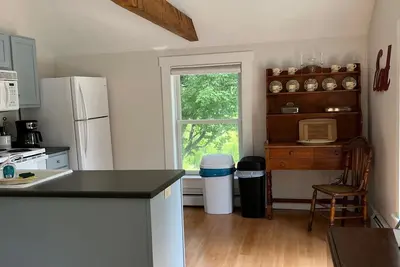 Image de Captain's Quarters at Waldo Emerson Inn Carriage House, 2nd floor 2 bdrm/1 bath
