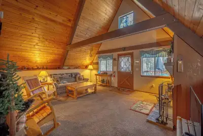 Image de Cozy Upper Canyon Gem w Large deck and Great Forest Views