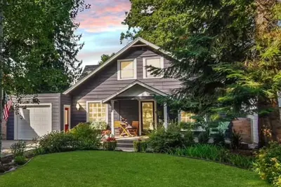 Image de Cozy cottage with historic charm in beautiful Coeur d’Alene, Idaho!
