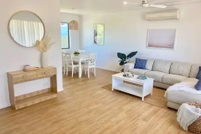Image de Relaxing 5br Beach House Retreat, 2mins From Beach