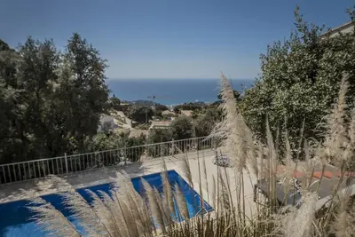 Image de Villa avec piscine et vue mer pour 8 pers