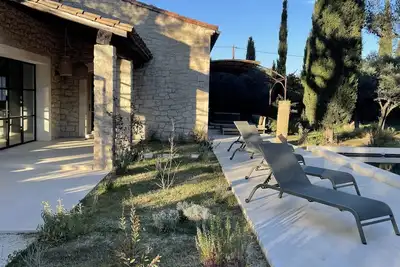 Image de Bâtisse rénovée à proximité du centre ville et des alpilles
