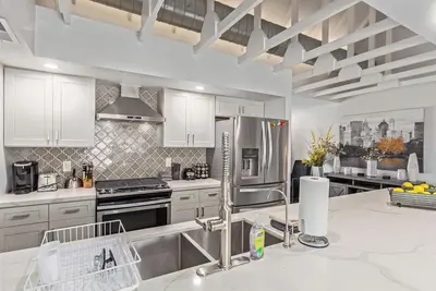 Image de Rafter House in Old Town | 4 King Beds Heated Pool