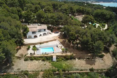 Image de Villa vue mer la Ciotat 5mn a pied de la plage du liouquet