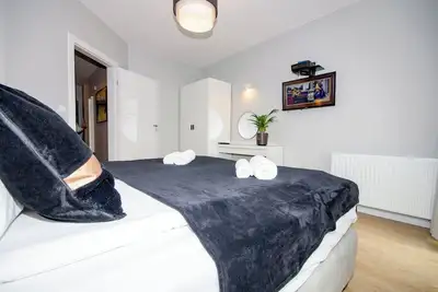 2-bedrooms Apartment with the Air-con, balcony in the City Center