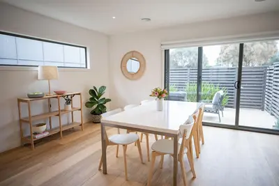 Image de 2 Bedroom Townhouse With 2 Bathrooms - 10 min Walk to Beach & Golf
