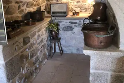 Image de Magnifique Demeure de Type Château au Calme et à Proximité D'un lac