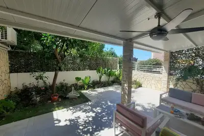 Image de Apartment Tiki - with a large, fenced garden