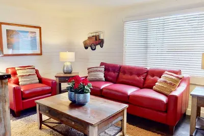 Downtown Cozy Home Base - Purple Sage 2