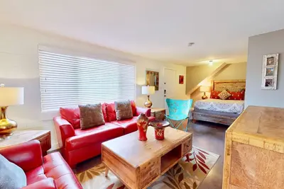 Downtown Cozy Home Base - Purple Sage 6