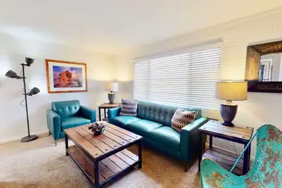 Downtown Cozy Home Base - Purple Sage 8