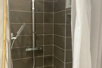 Image de 1re étage de maison avec piscine