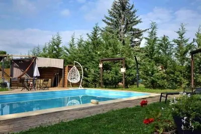 Image de Maison de Vacances avec Piscine pour 12 Personnes (à coté  voie verte pour vélo)