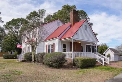 Image de Beautiful, large home for family or friend gatherings!