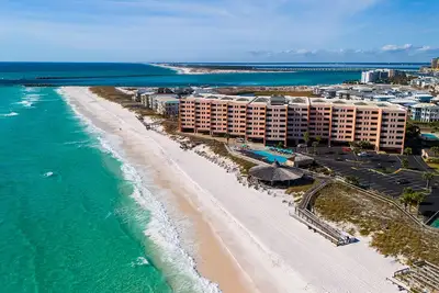 Image de Beautiful Beach Condo at Jetty East!