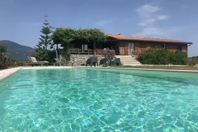 Image de Grande Villa 10 personnes 2Km Mer avec piscine privée, sur très grand terrain. .