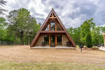 Image de Deer Wood Cabin w/Hot Tub - Sleeps 8