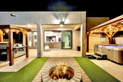 Image de Modern 3-Bedroom Villa with Jacuzzi and Gym