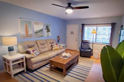 Image de Cozy Condo Right on the Beach!