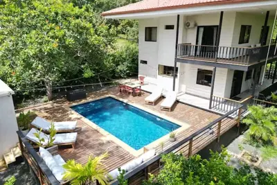 Image de Coastal Oasis, Private Pool & Deck, 2 Min Drive to Beach