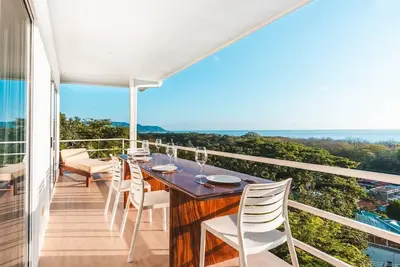Image de Panoramic Ocean View - Renovated Jan-24! Apt B