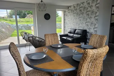 Image de Maison avec jardin dans environnement calme Ă 5' de la plage