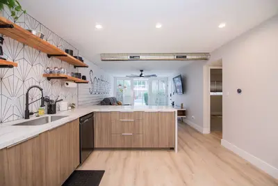 Image de Marvelous Modern 1br: Walking Distance to Old Town