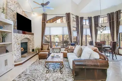 Image de New Ski In/Out! Spacious, Hot Tub, Spruce Tree Lodge, Arrowhead/Beaver Creek